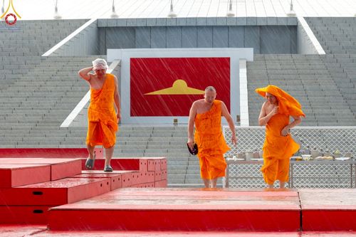 ภาพ No.218697:วันพฤหัสบดีที่ 17 เมษายน พ.ศ. 2568 การเตรียมงานในลานธรรม , สภาธรรมกายสากล , วิหารคด  เพื่องานวันคุ้มครองโลก 22 เมษายน พ.ศ. 2568