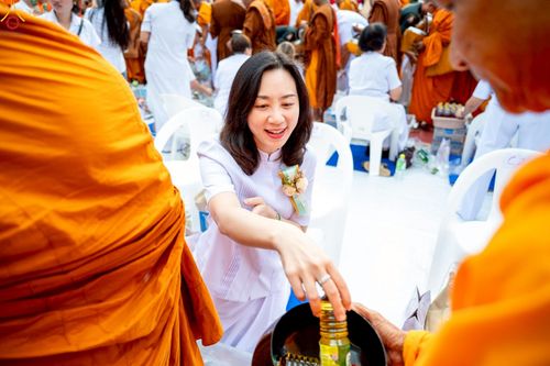 ภาพ No.237134:วันอาทิตย์ที่ 10 สิงหาคม พ.ศ. 2568 มหาสังฆทานครั้งยิ่งใหญ่ ตักบาตรพระ 10,000 รูป ถ.นิพัทธ์อุทิศ 3 ใจกลางนครหาดใหญ่ จ.สงขลา (ชุดที่ 2)