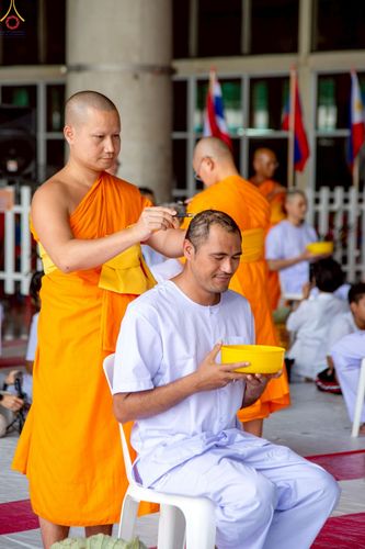 ภาพ No.230853:วันที่ 28 มิถุนายน พ.ศ. 2568 พิธีตัดปอยผมและปลงผม โครงการบวชพระนานาชาติ AEC & WAB รุ่นที่ 9 ณ วิหารคด 2 วัดพระธรรมกาย