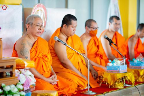 ภาพ No.192206:พิธีทอดผ้าป่าทำนุบำรุงศาสนสถาน ณ วัดนราภิรมย์ ตำบลนราภิรมย์ อำเภอบางเลน จังหวัดนครปฐม ในโครงการธรรมยาตรา กตัญญูบูชา มหาปูชนียาจารย์ พระมงคลเทพมุนี(สด จนฺทสโร) พระผู้ปราบมาร อนุสรณ์สถาน 7 แห่ง ปีที่ 13 วันที่ 9 มกราคม พ.ศ. 2568