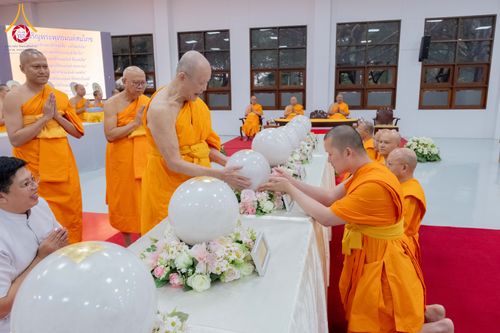 ภาพ No.294267:วันอาทิตย์ที่ 14 ธันวาคม พ.ศ.2568 พิธีเจริญพระพุทธมนต์สมโภชดวงแก้วลูกนิมิตเอก และดวงแก้วนิมิตปฏิบัติธรรม อัญเชิญประดิษฐาน  ณ วัดพระธรรมกายในประเทศสหรัฐอเมริกาและประเทศเยอรมนี 7 แห่ง ณ อาคารปลูกศรัทธา 2 วัดพระธรรมกาย