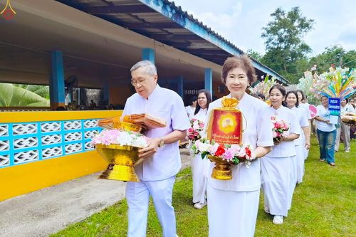 ภาพ No.281792:วันที่ 5 พฤศจิกายน พ.ศ. 2568 พิธีทอดกฐินสามัคคีทั่วไทย 30,000 วัด  โดยคณะศิษยานุศิษย์ บูชาธรรม 81 ปี  หลวงพ่อธัมมชโย ณ วัดควนขัน อ.รัตภูมิ จ.สงขลา