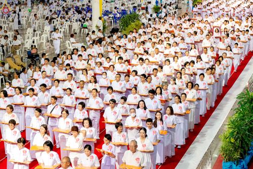 ภาพ No.318437:วันอาทิตย์ต้นเดือนที่ 5 เมษายน พ.ศ.2569 พิธีทอดผ้าป่าสมทบมหาสังฆทาน 40,000 กว่าวัดทั่วประเทศ ณ สภาธรรมกายสากล วัดพระธรรมกาย