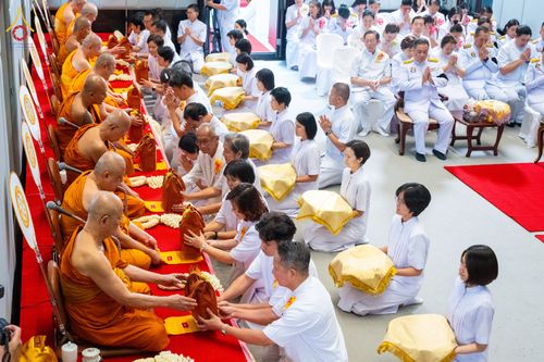 ภาพ No.332348:วันเสาร์ที่ 6 มิถุนายน พ.ศ.2569 พิธีต้อนรับสัญญาบัตร พัดยศ พระราชภาวนาวชิรวิเทศ วิ. ณ อุโบสถพระไตรปิฏก วัดพระธรรมกาย