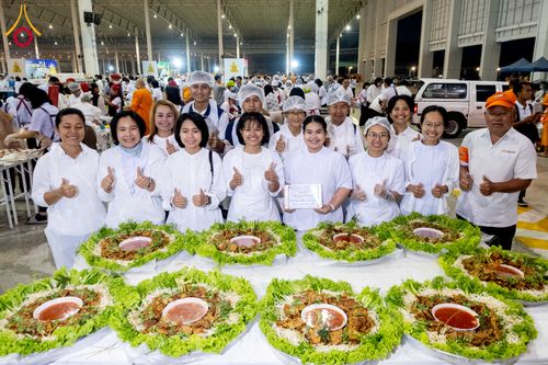 ภาพ No.306161:วันที่ 30 มกราคม พ.ศ. 2569 พิธีถวายภัตตาหารเป็นสังฆทาน แด่พระธรรมยาตรา ณ วัดพระธรรมกาย  จังหวัดปทุมธานี ในโครงการธรรมยาตรา กตัญญูบูชา มหาปูชนียาจารย์ พระมงคลเทพมุนี(สด จนฺทสโร) พระผู้ปราบมาร อนุสรณ์สถาน 7 แห่ง ปีที่ 14