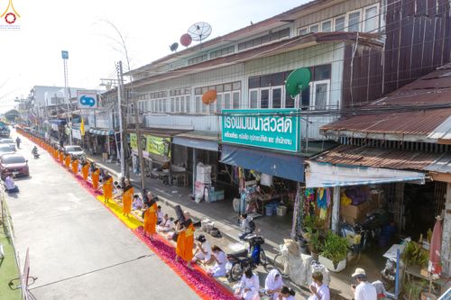 ภาพ No.287759:วันที่ 3 มกราคม พ.ศ. 2569 พิธีต้อนรับพระธรรมยาตรา ครั้งที่ 2 (ภาพชุดที่ 2) ในโครงการธรรมยาตรา กตัญญูบูชา มหาปูชนียาจารย์ พระมงคลเทพมุนี(สด จนฺทสโร) พระผู้ปราบมาร อนุสรณ์สถาน 7 แห่ง ปีที่ 14 ณ อนุสรณ์สถานมหาวิหารพระมงคลเทพมุนี (โลตัสแลนด์) อ.สองพี่น้อง จ.