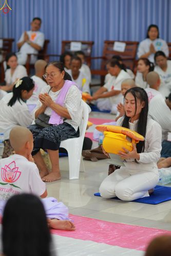 ภาพ No.320150:วันเสาร์ที่ 4 เมษายน 2569 พิธีตัดปอยผม ขอขมาผู้ปกครอง  มอบบาตร-ผ้าไตร และพิธีบรรพชาสามเณร 87 รูป  ณ ศูนย์ปฏิบัติธรรมระยอง(บ้านช่องลม)  ต.บางบุตร อ.บ้านค่าย จ.ระยอง