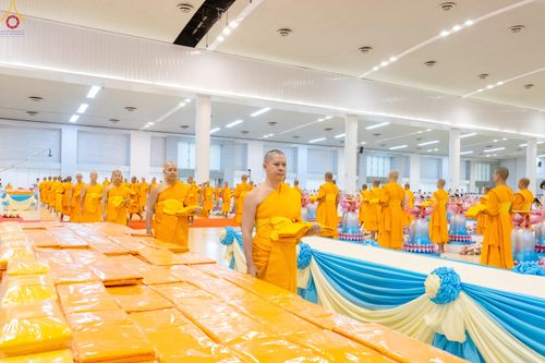 ภาพ No.318618:วันอาทิตย์ต้นเดือนที่ 5 เมษายน พ.ศ.2569 พิธีทอดผ้าป่าสมทบมหาสังฆทาน 40,000 กว่าวัดทั่วประเทศ ณ สภาธรรมกายสากล วัดพระธรรมกาย