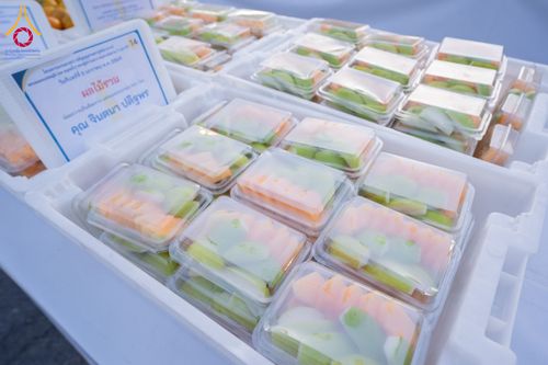 ภาพ No.288318:วันที่ 5 มกราคม พ.ศ. 2569 พิธีถวายภัตตาหารเป็นสังฆทาน แด่พระธรรมยาตรา ในโครงการธรรมยาตรา กตัญญูบูชา มหาปูชนียาจารย์ พระมงคลเทพมุนี(สด จนฺทสโร) พระผู้ปราบมาร อนุสรณ์สถาน 7 แห่ง ปีที่ 14 ณ อนุสรณ์สถานมหาวิหารพระมงคลเทพมุนี (โลตัสแลนด์) อ.สองพี่น้อง จ.สุพรร