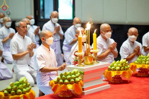 ภาพ No.141362:พิธีบรรพชาอุปสมบท โครงการอุปสมบทหมู่รุ่นผู้บริหาร รุ่นที่ 14 โครงการอุปสมบทหมู่ธรรมทายาท ระดับอุดมศึกษา รุ่นที่ 51 ภาคฤดูฝน ณ โบสถ์พระไตรปิฎก วัดพระธรรมกาย ในวันเสาร์ที่ 15 มิถุนายน พ.ศ. 2567