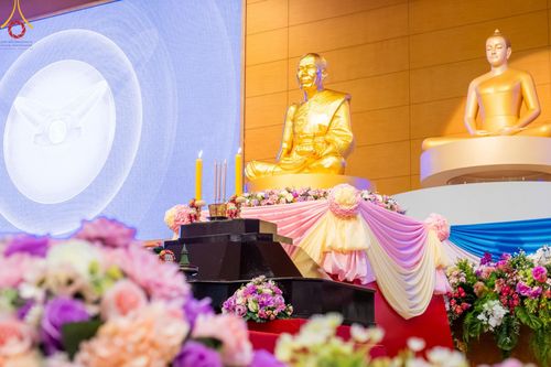ภาพ No.154301:พิธีบูชาครูผู้ค้นพบวิชชาธรรมกาย ณ สภาธรรมกายสากล วัดพระธรรมกาย วันอังคารที่ 17 กันยายน พ.ศ. 2567