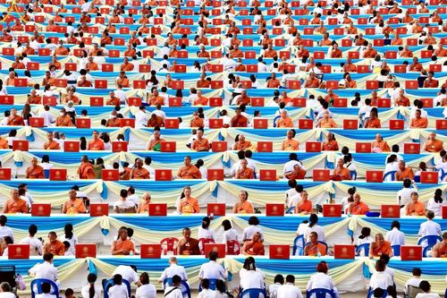 ภาพ No.219608:วันอังคารที่ 22 เมษายน พ.ศ. 2568 พิธีถวายมหาสังฆทานคณะสงฆ์ 40,000 กว่าวัดทั่วประเทศ เนื่องในวันคุ้มครองโลก ณ วัดพระธรรมกาย จ.ปทุมธานี