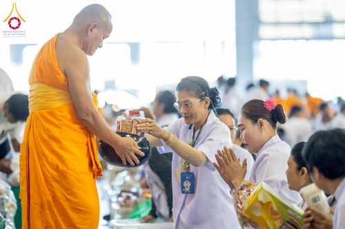 ภาพ No.277024:วันอาทิตย์ที่ 7 ธันวาคม พ.ศ. 2568 พิธีตักบาตรอาทิตย์ต้นเดือน ณ บ้านแก้วเรือนทองคุณยายฯ วัดพระธรรมกาย