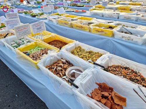 ภาพ No.108482:ถวายภัตตาหารเป็นสังฆทาน แด่คณะพระธรรมยาตราฯ ในโครงการธรรมยาตรากตัญญูบูชา มหาปูชนียาจารย์ พระมงคลเทพมุนี(สด จนฺทสโร) พระผู้ปราบมาร อนุสรณ์สถาน 7 แห่ง ปีที่ 12 วันที่ 7 มกราคม พ.ศ. 2567 ณ อนุสรณ์สถานโลตัสแลนด์ จ.สุพรรณบุรี