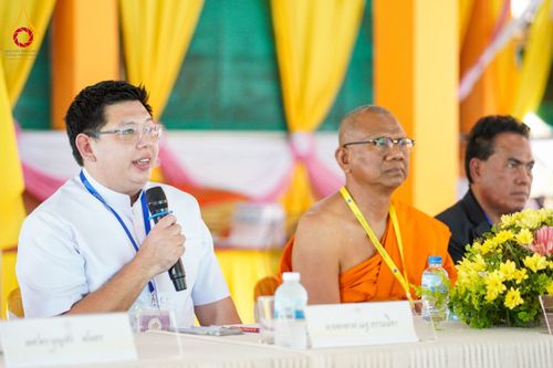 ภาพ No.146721:พิธีต้อนรับสัญญาบัตร พัดยศ ผ้าไตร ในโอกาสที่พระบาทสมเด็จพระเจ้าอยู่หัว ทรงพระกรุณาโปรดพระราชทานสัญญาบัตรตั้งสมณศักดิ์ พระวิมลศาสนวิเทศ (สำรวจ กมโล) เจ้าอาวาสวัดไทยนอร์เวย์ เป็นพระราชาคณะชั้นราช ในราชทินนามที่ “พระราชวชิรศาสนวิเทศ”