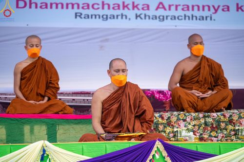 ภาพ No.127625:Photo Story ปฐมบรรพชาชาวพุทธมาร์มา Episode 2/5 วันที่ 6-7 กุมภาพันธ์ พ.ศ. 2567  โครงการบรรพชาครั้งประวัติศาสตร์ แห่งเทือกเขาจิตตะกอง  ครั้งแรกของชาวพุทธมาร์มา บังกลาเทศ บูชาธรรม 80 ปีหลวงพ่อธัมมชโย ณ วัดธัมจักร อรัญกุฏิ เมืองรัมการ์ คาร์กาชารี บังกลาเทศ