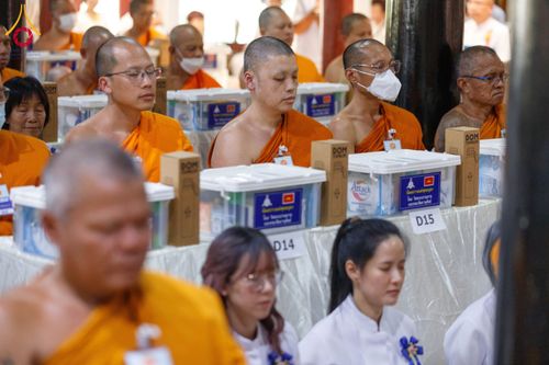 ภาพ No.202248:พิธีเจริญพระพุทธมนต์ ปฏิบัติธรรม มอบทุนการศึกษา ถวายสังฆทาน 108 วัด เพื่อถวายเป็นพุทธบูชา และขับเคลื่อนโครงการหมู่บ้านรักษาศีล 5 โดยคณะสงฆ์จังหวัดนครปฐม คณะศิษยานุศิษย์วัดพระธรรมกาย โครงการธรรมยาตรา ปีที่ 13 ณ วัดบางปลา อำเภอบางเลน จังหวัดนครปฐม