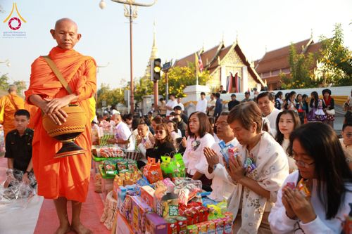 ภาพ No.208682:ตักบาตรพระ 1,743 รูป ครบรอบ 743 ปี นครน่าน ถวายเป็นพุทธบูชา น้อมบุญกุศลอุทิศให้บรรพบุรุษ วันอาทิตย์ ที่ 16 กุมภาพันธ์ พ.ศ. 2568 ณ ถนนคนเดินข่วงเมืองน่าน ต.ในเวียง อ.เมือง จ.น่าน