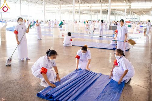 ภาพ No.99674:พิธีตักบาตรวันอาทิตย์ต้นเดือน ณ สภาธรรมกายสากล วัดพระธรรมกาย จ.ปทุมธานี วันอาทิตย์ที่ 3 ธันวาคม พ.ศ. 2566