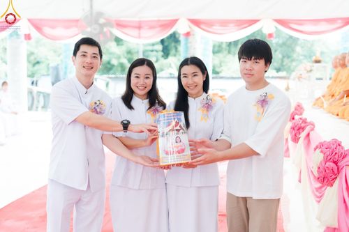 ภาพ No.158141:พิธีทอดผ้าป่า ติดตั้งแผ่นสิริฉะทะนะรัสมี(หลังคา) อาคาร 80 ปี หลวงพ่อธัมมชโย วันอาทิตย์ที่ 22 กันยายน พ.ศ. 2567 ณ ศูนย์ปฏิบัติธรรมวิหารแดง อ.วิหารแดง จ.สระบุรี