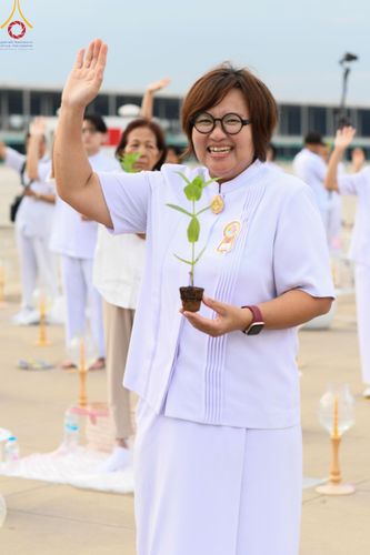 ภาพ No.160451:พิธีปลูกต้นทรัพย์บานชื่น ณ ลานธรรม พระมหาธรรมกายเจดีย์ วัดพระธรรมกาย จ.ปทุมธานี วันพฤหัสบดีที่ 10 ตุลาคม พ.ศ. 2567