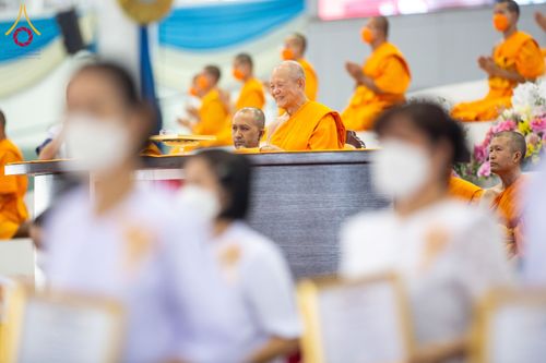 ภาพ No.127099:พิธีมอบใบประกาศเกียรติคุณองค์กรนานาชาติ และหน่วยงานที่ชักชวนคนร่วมโครงการนั่งสมาธิเพื่อสันติภาพโลกมากที่สุด วันอาทิตย์ที่ 1 มีนาคม พ.ศ. 2567 ณ สภาธรรมกายสากล วัดพระธรรมกาย