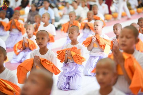 ภาพ No.216397:วันเสาร์ที่ 5 เมษายน พ.ศ. 2568 พิธีขอบรรพชา พิธีขอสรณคมน์และศีล พิธีขอนิสสัย พิธีถวายบาตร ในโครงการบรรพชาสามเณรฟื้นฟูพระพุทธศาสนาทั่วไทย  ณ วัดพระพุทธบาท ราชวรมหาวิหาร ต.ขุนโขลน อ.พระพุทธบาท จ.สระบุรี