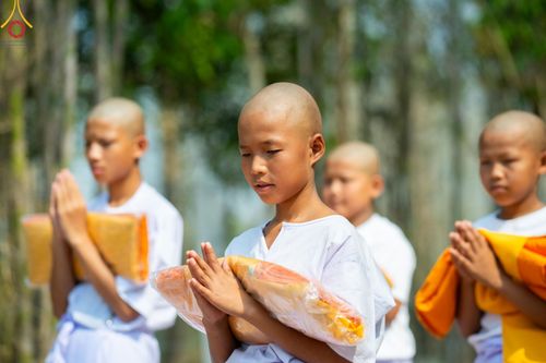 ภาพ No.63031:Photo Story  มหัศจรรย์วัดดงดินแดง Episode 2 โครงการบรรพชาอุปสมบทหมู่ ฟื้นฟูพระพุทธศาสนาทั่วไทย ณ วัดดงดินแดง อ.อมก๋อย จ.เชียงใหม่ วันที่ 3 เมษายน พ.ศ. 2567