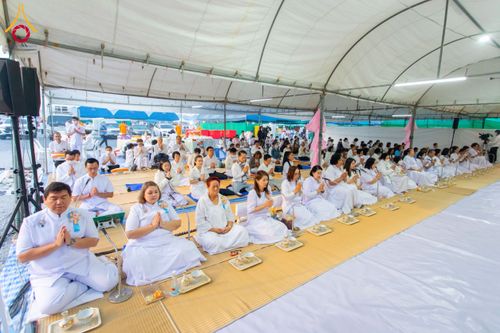 ภาพ No.200229:พิธีถวายภัตตาหารเป็นสังฆทาน แด่พระธรรมยาตรา ณ อนุสรณ์สถานบางปลา วัดบางปลา อำเภอบางเลน จังหวัดนครปฐม ในโครงการธรรมยาตรา กตัญญูบูชา มหาปูชนียาจารย์ พระมงคลเทพมุนี(สด จนฺทสโร) พระผู้ปราบมาร อนุสรณ์สถาน 7 แห่ง ปีที่ 13 วันที่ 23 มกราคม พ.ศ. 2568