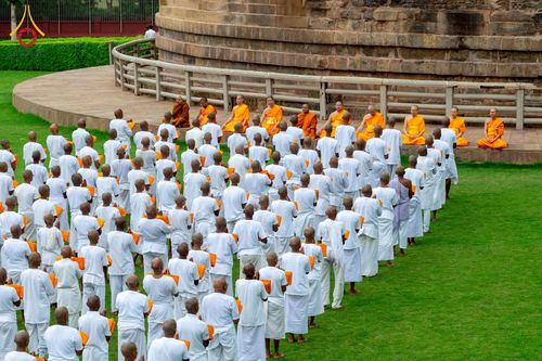 ภาพ No.231072:วันที่ 1 กรกฎาคม พ.ศ. 2568 โครงการบรรพชาสามเณร 300 รูป ถวายเป็นพุทธบูชา  วันอาสาฬหบูชา ณ จุดกำเนิดพระรัตนตรัย  ต้นแหล่งธัมมจักกัปปวัตตนสูตร เมืองพาราณสี  สารนาถ ประเทศอินเดีย