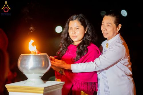 ภาพ No.210510:วันเสาร์ที่ 8 มีนาคม พ.ศ. 2568 พิธีจุดประทีป โครงการบรรพชาสามเณรชาวเนปาล 500 รูป ณ ชาตสถานอุทยานลุมพินีวัน ที่ประสูติขององค์สมเด็จพระสัมมาสัมพุทธเจ้า ลุมพินี ประเทศเนปาล