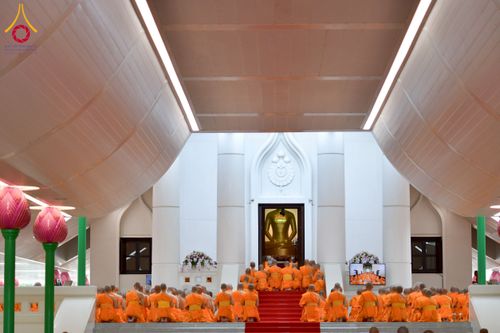 ภาพ No.233174:วันที่ 11 กรกฏาคม พ.ศ. 2568 พิธีอธิษฐานพรรษา ของคณะสงฆ์ ณ โบสถ์พระไตรปิฎก วัดพระธรรมกาย ต.คลองสาม อ.คลองหลวง จ.ปทุมธานี