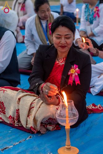 ภาพ No.132373:พิธีจุดโคมประทีปถวายเป็นพุทธบูชา ในโครงการบรรพชา 1,250 รูป ณ แดนประสูติ สวนลุมพินี ประเทศเนปาล วันที่ 17 มีนาคม พ.ศ. 2567