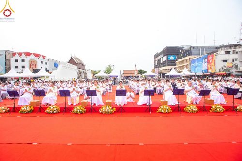 ภาพ No.126072:พิธีทำบุญเมืองนครราชสีมา ฉลอง 556 ปี ตักบาตรพระ 10,000 รูป ในวันเสาร์ที่ 2 มีนาคม พ.ศ.2567 ณ อนุสาวรีย์ท้าวสุรนารี จ.นครราชสีมา จัดโดย คณะสงฆ์จังหวัดนครราชสีมา ร่วมกับสำนักงานจังหวัดนครราชสีมา