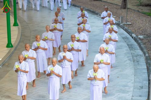 ภาพ No.244564:วันเสาร์ที่ 6 กันยายน พ.ศ. 2568 พิธีเวียนประทักษิณ และวันทาสีมาของนาคธรรมทายาท โครงการอุปสมบทหมู่บูชาธรรมครบรอบ 108 ปี วันครูผู้ค้นพบวิชชาธรรมกาย ณ โบสถ์พระไตรปิฎก วัดพระธรรมกาย