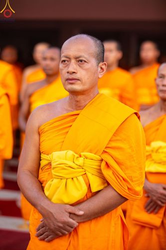 ภาพ No.201600:พิธีจุดประทีปถวายเป็นพุทธบูชา และบูชาธรรมมหาปูชนียาจารย์ ณ อาคารธรรมยาตรา กตัญญูบูชามหาปูชนียาจารย์ ตรงข้ามวัดปากน้ำภาษีเจริญ จ.กรุงเทพมหานคร ในโครงการธรรมยาตรา กตัญญูบูชา มหาปูชนียาจารย์ พระมงคลเทพมุนี(สด จนฺทสโร) พระผู้ปราบมาร อนุสรณ์สถาน 7 แห่ง