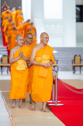 ภาพ No.244814:วันเสาร์ที่ 6 กันยายน พ.ศ. 2568 พิธีถวายบาตร บรรพชา อุปสมบทของนาคธรรมทายาท โครงการอุปสมบทหมู่บูชาธรรมครบรอบ 108 ปี  วันครูผู้ค้นพบวิชชาธรรมกาย ณ โบสถ์พระไตรปิฎก วัดพระธรรมกาย