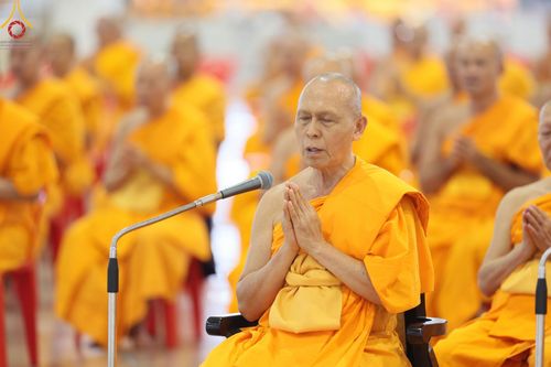 ภาพ No.159188:พิธีบูชาข้าวพระ ในวันอาทิตย์ต้นเดือน วันที่ 6 ตุลาคม พ.ศ. 2567 ณ สภาธรรมกายสากล วัดพระธรรมกาย