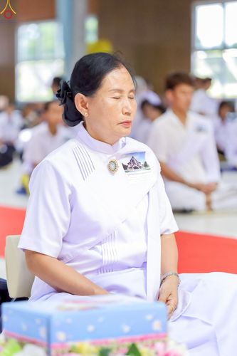 ภาพ No.249102:วันที่ 26-28 กันยายน พ.ศ. 2568 โครงการอบรม อุบาสกแก้ว อุบาสิกาแก้ว รุ่นที่ 3  ณ ศูนย์ปฏิบัติธรรมสมุทรปราการ ได้รับความเมตตาจากคณะสงฆ์ในพื้นที่  รวมถึงผู้บริหารสถานศึกษา ที่นำนักเรียนระดับมัธยมปลาย  มารับฟังข้อมูลเพื่อที่จะเป็นกำลังสำคัญ ในการเข้าร่วมขบวน