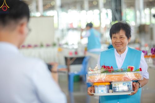 ภาพ No.150611:V.44 เพื่อพ่อ ภาพเตรียมงาน ปฎิบัติงาน ของเจ้าหน้าที่ อาสาสมัคร ทุกสถานะ เพื่อความสำเร็จ ในงานวันธรรมชัย วันอังคารที่ 27 สิงหาคม พ.ศ. 2567