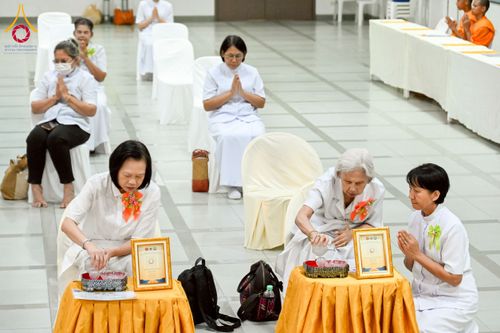 ภาพ No.229090:วันอาทิตย์ที่ 15 มิถุนายน พ.ศ. 2568 พิธีทอดผ้าป่าทุนพัฒนาพระมหาเปรียญ และทุนเผยแผ่พระพุทธศาสนาไปทั่วโลก ณ ห้องสัมมนา SPD สภาธรรมกายสากล วัดพระธรรมกาย