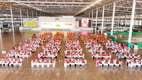 ภาพ No.210903:วันที่ 15 มีนาคม พ.ศ. 2568  บุญบรรจุกล่องไทยธรรม เพื่อถวายแด่พระสังฆาธิการ 40,000 กว่าวัดทั่วไทย ในวันคุ้มครองโลก 22 เมษายน พ.ศ. 2568