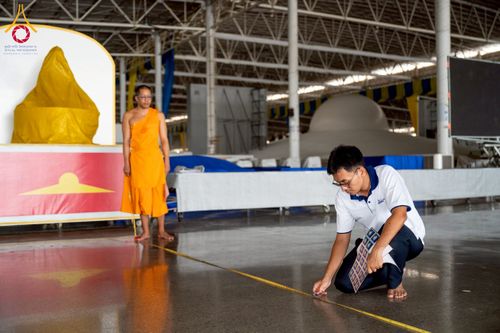 ภาพ No.217653:วันที่ 2-14 เมษายน พ.ศ. 2568 เจ้าหน้าที่เตรียมงานวันคุ้มครองโลก ชุดที่ 1 วัดพระธรรมกาย จ.ปทุมธานี