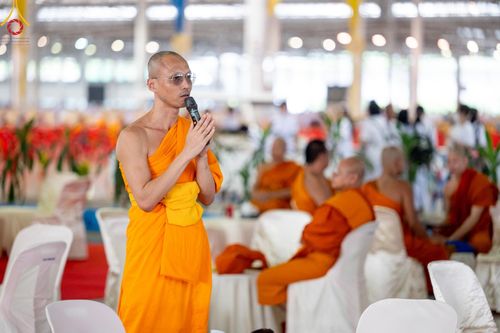 ภาพ No.60346:การต้อนรับพระสังฆาธิการ 10,000 กว่าวัดทั่วประเทศ พิธีมอบปัจจัยช่วยเหลือครู 4 จังหวัดชายแดนภาคใต้ พิธีปฏิบัติธรรม ในวันคุ้มครองโลก วันจันทร์ที่ 22 เมษายน พ.ศ.2567 ณ วัดพระธรรมกาย จ.ปทุมธานี