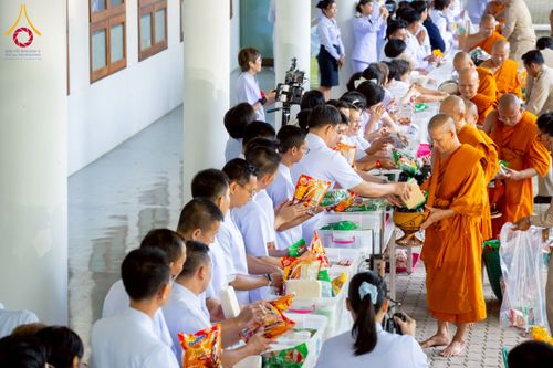 ภาพ No.237668:พิธีเจริญพระพุทธมนต์ ปฏิบัติธรรมเจริญสมาธิภาวนา และทำบุญตักบาตร ถวายพระราชกุศล เนื่องในโอกาสวันเฉลิมพระชนมพรรษา สมเด็จพระนางเจ้าสิริกิติ์ พระบรมราชินีนาถ พระบรมราชชนนีพันปีหลวง วันอังคารที่ 12 สิงหาคม พ.ศ. 2568  ณ อาคารปลูกศรัทธา 2 วัดพระธรรมกาย 