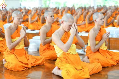 ภาพ No.169796:พิธีถวายภัตตาหารเมนูสวรรค์ "เพื่อการบรรลุธรรม" เนื่องในวันลอยกระทง (ขึ้น 15 ค่ำ เดือน 12) วันศุกร์ที่ 15 พฤศจิกายน พ.ศ. 2567 ณ หอฉันคุณยายอาจารย์ฯ วัดพระธรรมกาย