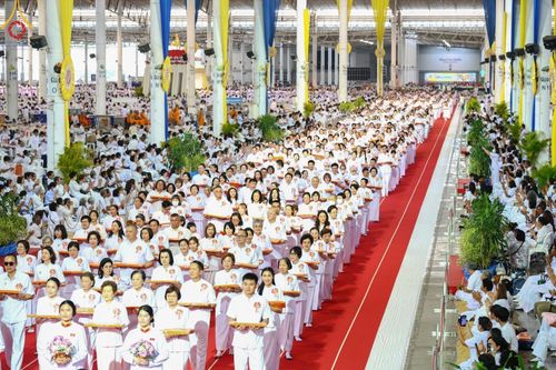 ภาพ No.177998:พิธีทอดผ้าป่าต้นสมบัติจักรพรรดิ ในวันอาทิตย์ที่ 1 ธันวาคม พ.ศ. 2567 ณ สภาธรรมกายสากล วัดพระธรรมกาย