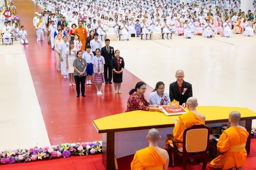 ภาพ No.124668:พิธีมอบโล่วัชรเกียรติยศ โครงการตอบปัญหาศีลธรรมเพื่อสันติภาพโลก (World-PEC) ต่างประเทศ ครั้งที่ 17 ณ ห้องแก้วสารพัดนึก 1 วัดพระธรรมกาย ในวันมาฆบูชา เสาร์ที่ 24 กุมภาพันธ์ พ.ศ. 2567