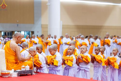 ภาพ No.215902:วันเสาร์ที่ 5 เมษายน พ.ศ. 2568 พิธีขอบรรพชา พิธีขอสรณคมน์และศีล  พิธีขอนิสสัย พิธีถวายบาตร ในโครงการบรรพชาสามเณรฟื้นฟูพระพุทธศาสนาทั่วไทย , โครงการหน่อแก้วเปรียญธรรม รุ่นที่ 13 ,  โครงการสามเณรยุวธรรมทายาท รุ่นที่ 33 , โครงการสามเณรมัชฌิมธรรมทายาท รุ่นที