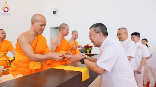 ภาพ No.172061:พิธีทอดกฐิน วัดพระธรรมกายสิงคโปร์ วันอาทิตย์ที่ 27 ตุลาคม พ.ศ. 2567